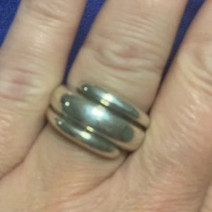 James Avery Triple Band Size 9. Retired ring.